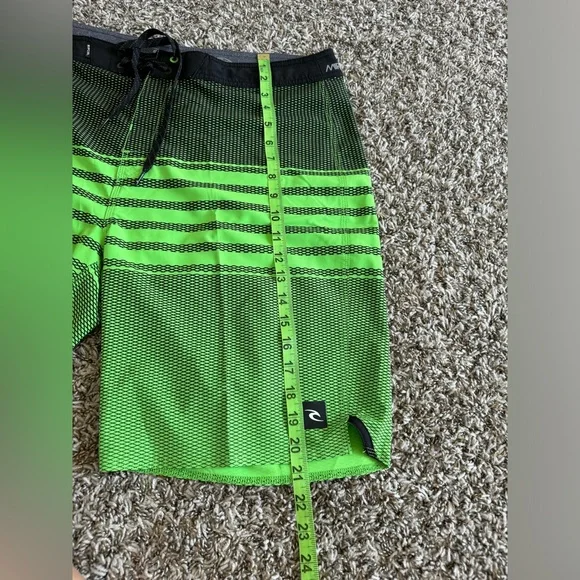 Men’s Green Rip Curl Boardshorts - Picture 8 of 8